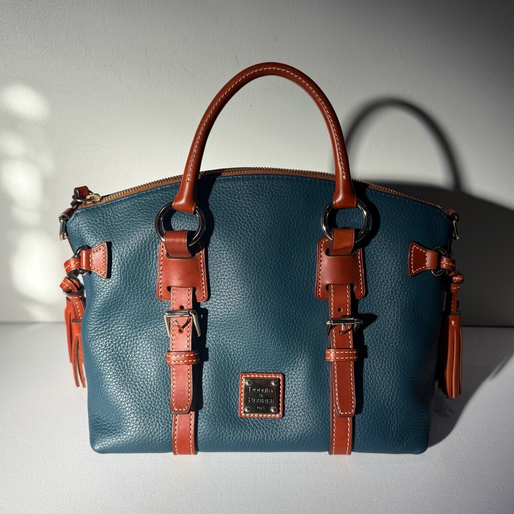 Dooney & Bourke • Pebble Grain Bristol
Satchel